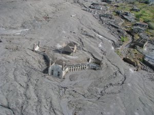 В Італії знайшли закам'янілого коня, який був похований під вулканічною лавою і попелом. Фото: Dear Travel