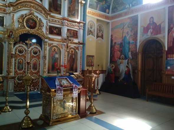 Сейчас продолжаются суды по церковь, потому что Московский патриархат хочет вернуть себе это сооружение