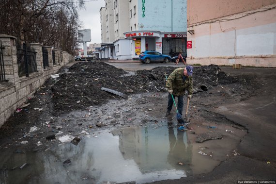 Российский город-герой Мурманск вымирает и утопает в мусоре