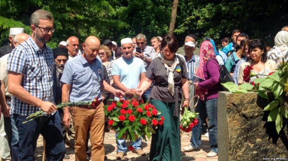 Украина и мир почтили 74-ю годовщину депортации советским режимом крымских татар
