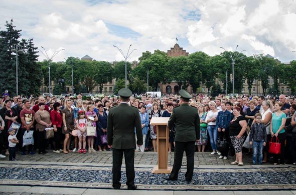 800 нацгвардейцев одновременно приняли присягу в Киеве