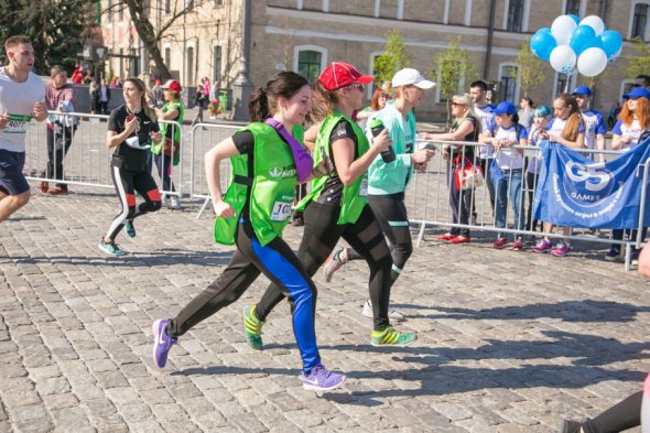 400 представителей команды Herbalife Nutrition преодолели различные дистанции во время марафона 5th Kharkiv International Marathon