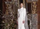 Высокий воротник будет модным в свадебных платьях в 2019 году