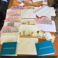 Сотрудники СБУ в Полтавском педуниверситете задержали преподавателя, который взял от студентов 66 тыс. грн взятки