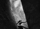 Дін Фідельмане з 1999 року знімав  оголених жінок на скелях