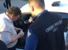 Поліцейські систематично вимагали гроші від громадян за непритягнення до відповідальності