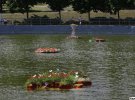 Открыли Фестиваль плавающих клумб в парке "Орленок"