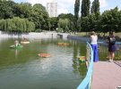 Відкрили Фестиваль плаваючих клумб у парку "Орлятко"