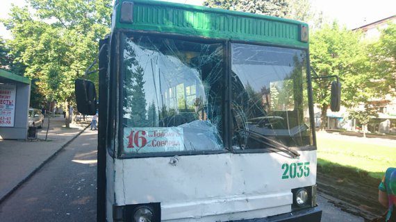 У Дніпрі тролейбус без гальм протаранив маршрутку: 6 постраждалих