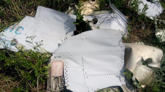 Донбасс: военные сбили беспилотник боевиков и выложили в сеть фото