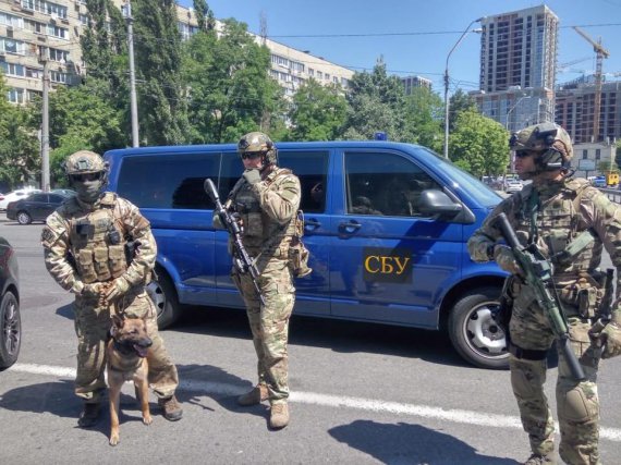 Для охорони порядку на вулиці Києва вийшли спецпризначенці СБУ. Фото: Facebook