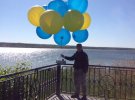 Воздушные шары цветов украинского флага запустили к оккупированным территориям