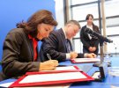 Министр Арсен Аваков подписал соглашения с правительством Франции о поддержке в создании единой системы авиационной безопасности и защиты