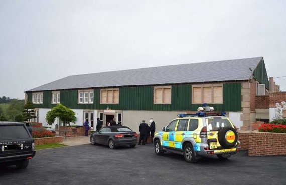 Алан Йоманс побудував будинок з шістьма спальнями, дискотекою, тренажерним залом і бібліотекою