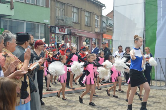 Парад шкіл у Берегові традиційно проводять на День міста