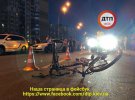 В Киеве на переходе сбили велосипедиста