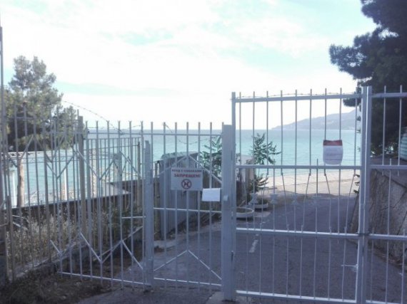 Пляж у Ялті закрили від туристів