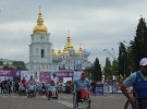 В Киеве прошел ежегодный благотворительный марафон "Пробег под каштанами". Фото: КГГА