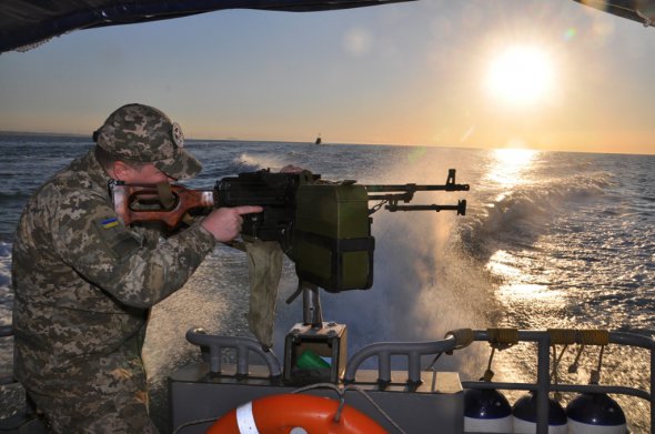 Військові навчання української армії в Азовському морі