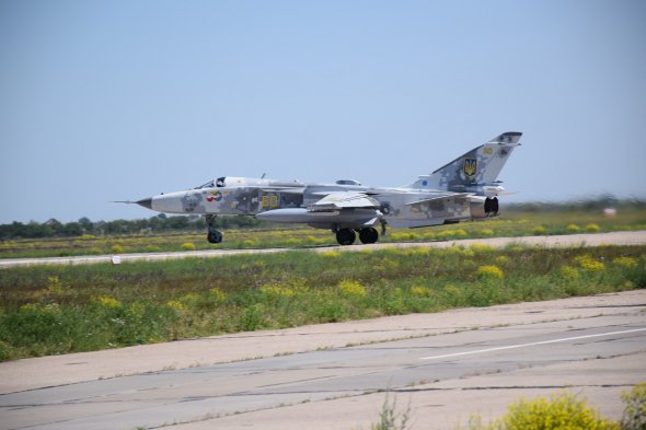 Відремонтований літак-розвідник Су-24МР