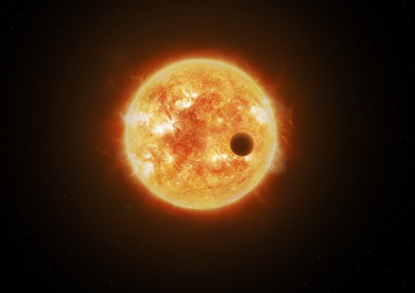 Транзит Венеры по диску Солнца в 2012 году состоялся 5-6 июня. Фото: sci.esa.int
