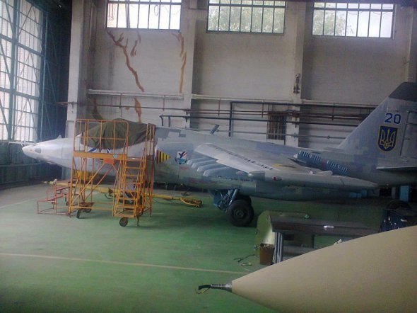 Фронтовой бомбардировщик Су-25М1К для ВСУ