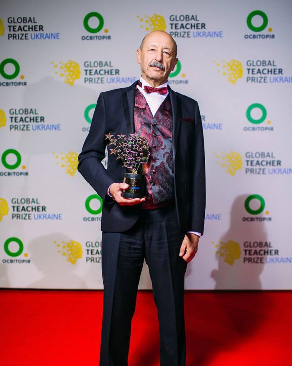 В прошлом году победил 71-летний учитель физики Паул Пшеничка из Черновцов