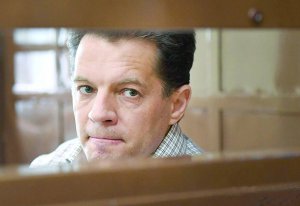 У Москві суд над українським журналістом Романом Сущенком проходив у закритому режимі