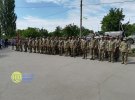 У Новій Каховці, на адмінкордоні з окупованим Кримом, місцеві жителі з прапорами та квітами зустрічали військових 34 батальйону 57 ОМБ