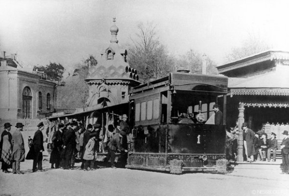 Паровий трамвай в Києві йшов від Хрещатика на Деміївську. Фото: Вікіпедія