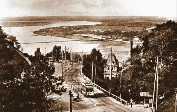 У Києві з'явився перший електричний трамвай в Російській імперії. Фото: Вікіпедія