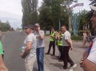 На месте присутствует полиция. Но они не препятствуют акции