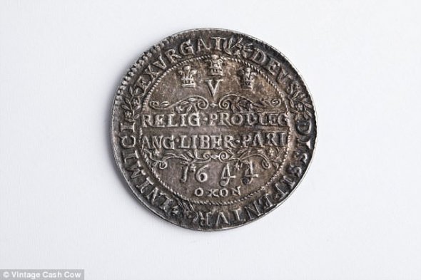 Монета була викарбувана 1644-го
