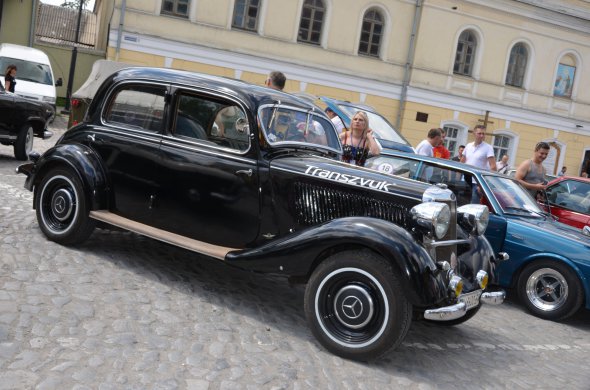 К началу Второй мировой войны Mercedes-Benz этой серии были самыми продаваемыми транспортными средствами бренда.