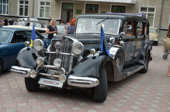  Horch 957 належала секретареві Гітлера Мартіну Борману