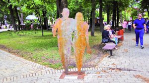 Роботи добровольця війни на Донбасі фотокореспондента Олеся Кромпляса в столичному парку імені Тараса Шевченка можна побачити до 22 липня