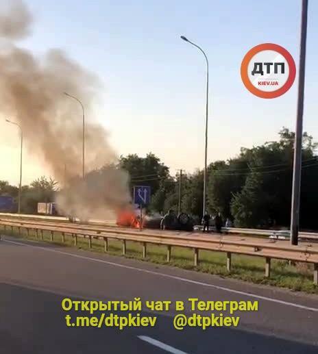 На 180 км трассы Киев-Харьков произошло смертельное ДТП с пожаром