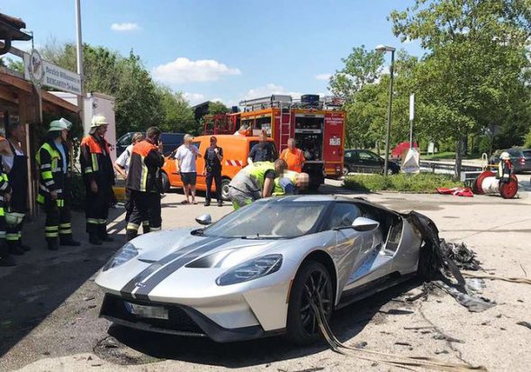 В Германии сгорел совершенно новый Ford GT. Фото: Carscoops