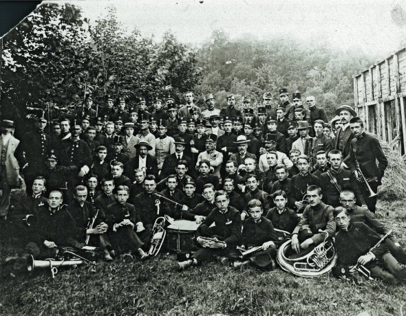 Учні І вищої реальної школи у Львові під час стрілецьких вправ, 1911-й або 1912 рік