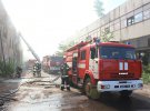 Здание бывшего завода ГРЛ загорелось 18 июня. Пылал бумажный мусор