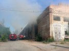 Здание бывшего завода ГРЛ загорелось 18 июня. Пылал бумажный мусор