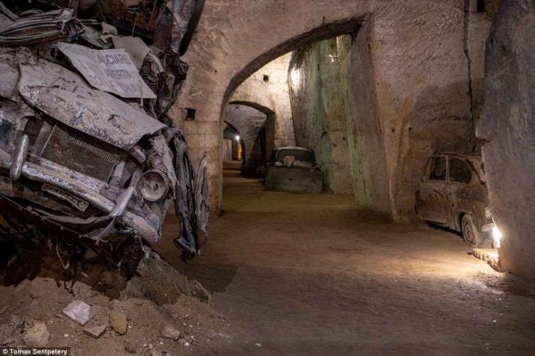 Под Неаполем лежит заброшенный тоннель Бурбонов