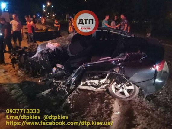 Житель Киевской области на новом авто разбился насмерть после празднования дня рождения сына и выпускного дочери
