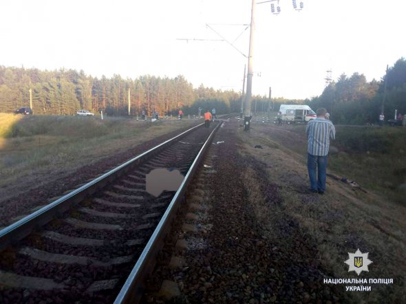 На Харківщині мотоцикл потрапив під потяг: двоє загиблих