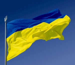 В Днепре устанавливают самый высокий флаг Украины, который побьет рекорд