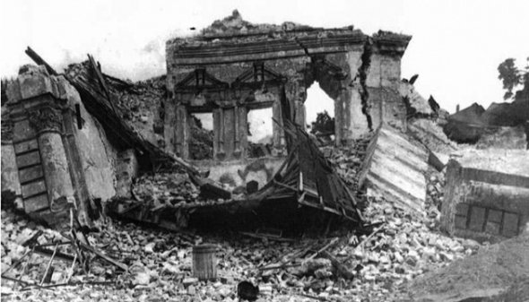 В 1936 году взрывом уничтожили последние конструкции Михайловского златоверхого монастыря. ФОТО: tsdkffa.archives.gov.ua
