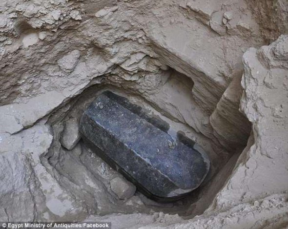 Обнаружили самый большой саркофаг в городе