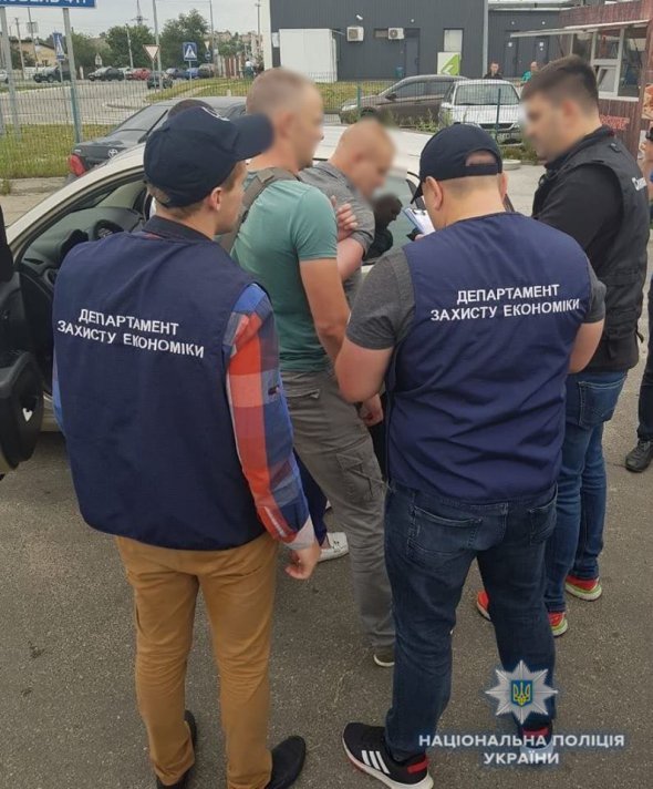 Правоохранители Киевской области с поличным задержали депутата за вымогательство взятки в 1 млн. гривен