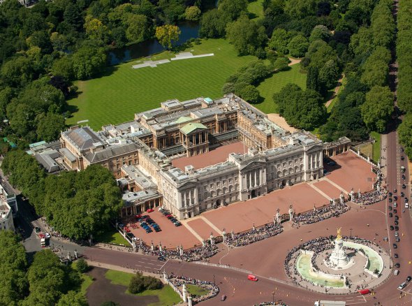  Buckingham Palace