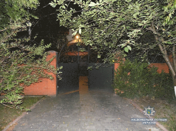 У Рівному невідомий кинув гранату в приватний житловий будинок